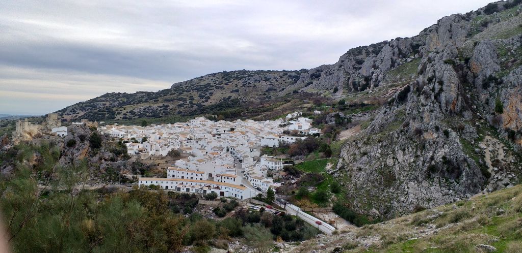 Zuheros wit dorp in Andalusie, Spanje